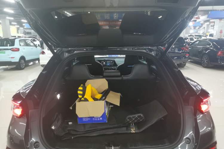 Used CHANGAN UNI-T 2022 1.5T Flagship Edition Trunk