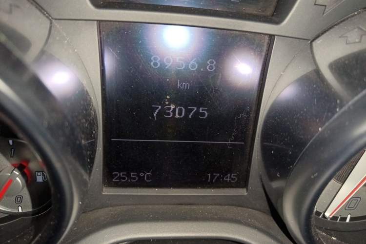 Used Mercedes-Benz SLK-Class 2011 SLK 200 Fashion Model
