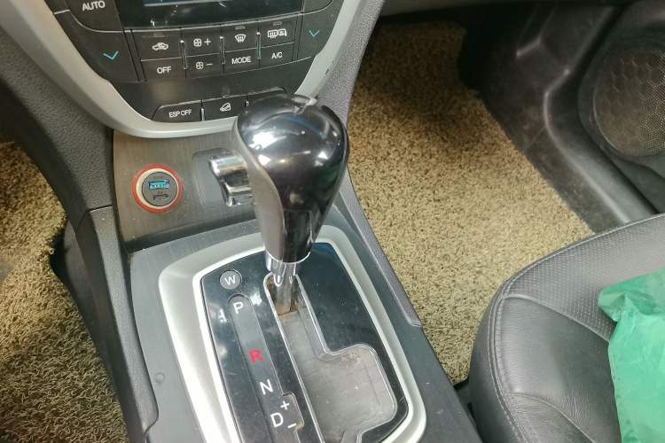 Used GAC Trumpchi GS5 2013 1.8T Automatic Two-Wheel Drive Luxury Edition Gear Lever
