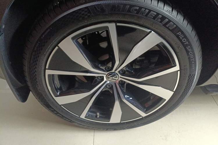 Used Volkswagen Tavendor 2023 380TSI Four-Wheel Drive R-Line First Edition Exterior 5