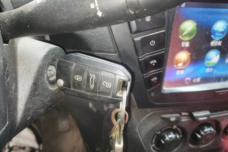 Used Peugeot 301 2014 1.6L Manual Comfort Edition