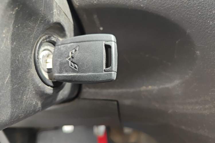 Used Wuling Rongguang V 2018 1.5L Standard Version Vehicle Key