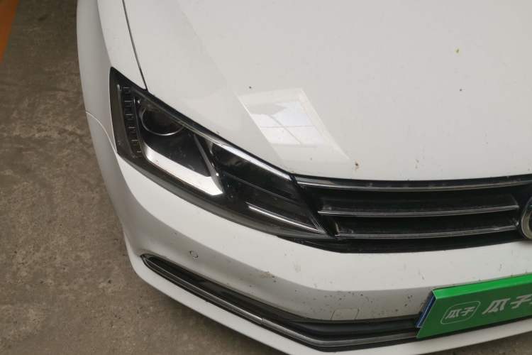 Used Volkswagen Sagitar 2018 280TSI DSG Luxury Model Right Front Headlight