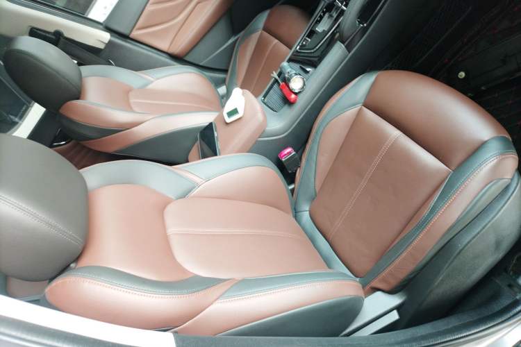 Used Dongfeng Aeolus AX7 2018 Classic 1.6T Automatic Luxury Model
