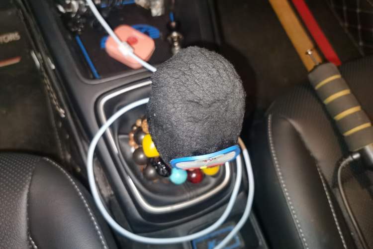 Used Kia K2 2017 Sedan 1.4L Manual Transmission 15th Anniversary Special Edition GLS Gear Lever