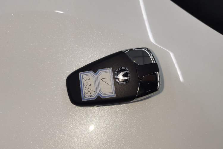 Used Changan UNI-V 2023 1.5T Prestige Model
