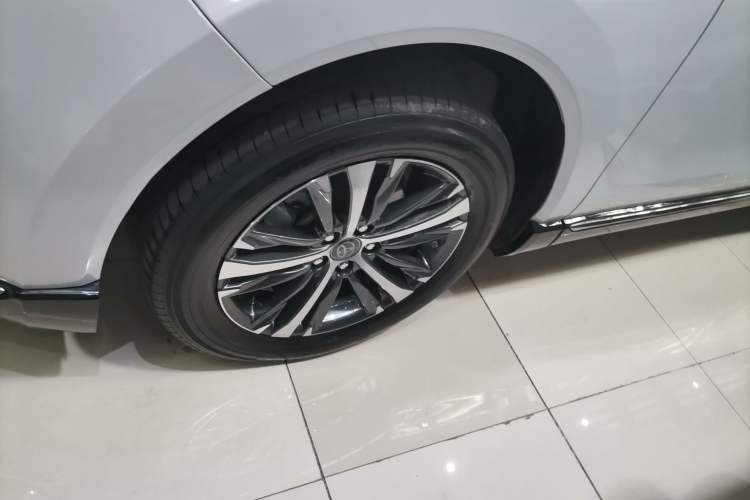 Used Toyota Venza 2023 2.0L CVT Two-Wheel Drive Luxury Edition
