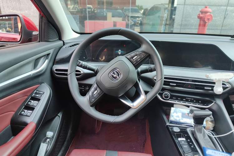 Used CHANGAN Eado 2021 PLUS Blue Whale NE 1.4T GDI DCT Prestige Model Steering Wheel