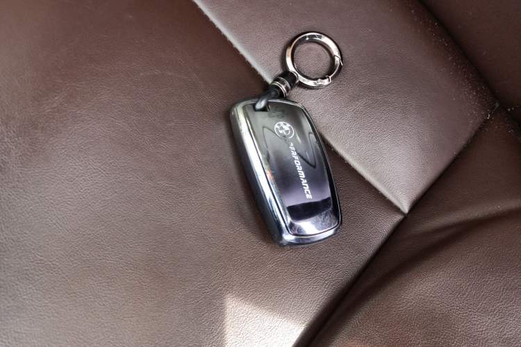 Used BMW 5 Series 2011 523Li Leading Model
