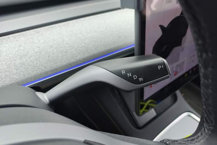 Used Tesla Model Y 2023 Rear-Wheel-Drive Version
