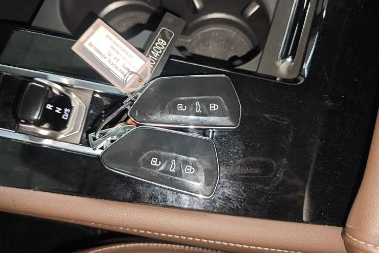 Used Volkswagen Viloran 2023 Revised 330TSI Business Edition
