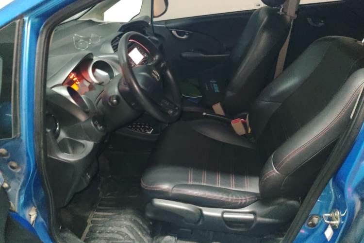 Used Honda Fit 2011 1.3L manual Comfort version
