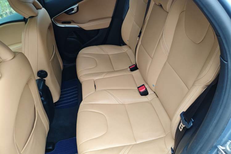 Used Volvo V40 2017 T3 Zhiyi Edition