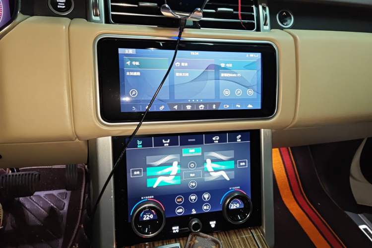 Used Land Rover Range 2018 3.0 SC V6 AB Prestige Extended Edition Audio And AC Panel