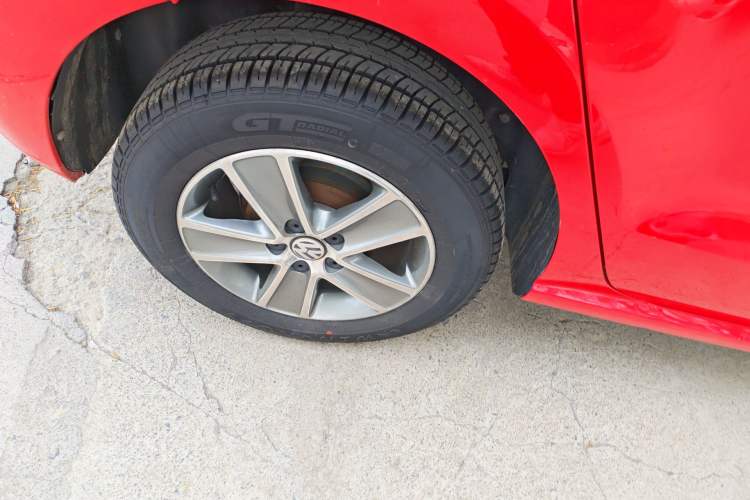 Used Volkswagen Polo 2014 1.4L Manual Fashion Edition Right Rear Wheel Hub