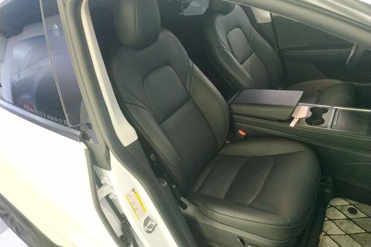 Used Tesla Model Y 2024 Long-Range All-Wheel-Drive Version