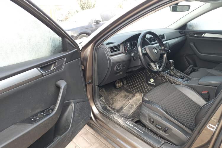 Used Skoda Superb 2016 TSI330 DSG Innovation Edition
