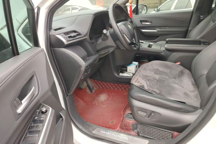 Used Toyota SIENNA 2021 2.5L Hybrid Premium Edition
