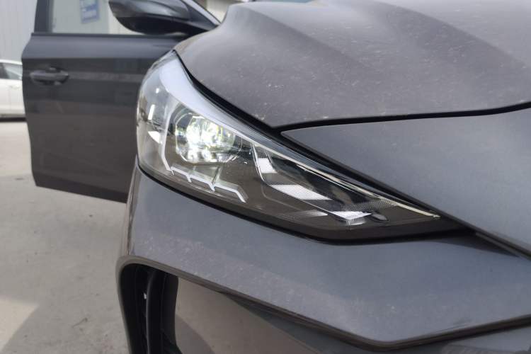 Used MG 5 2021 180 DVVT CVT Youth Luxury Edition
