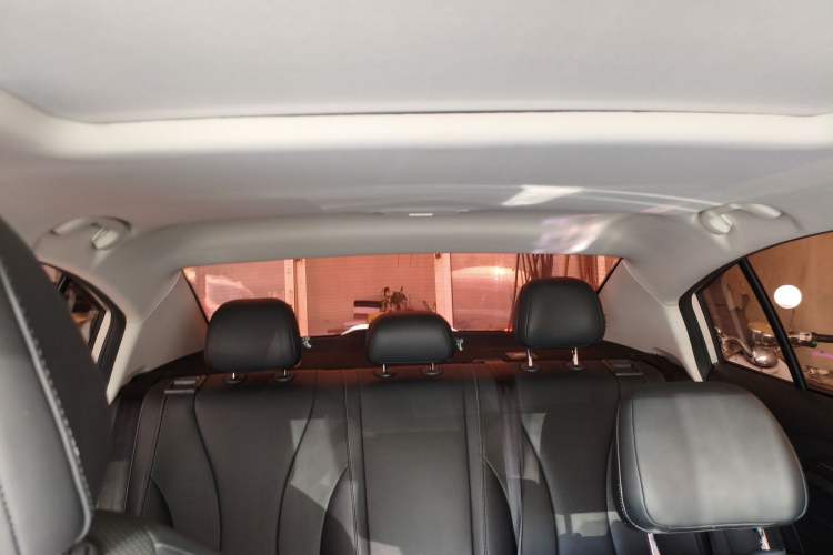 Used Roewe i5 2019 1.5L Automatic 4G Connected Langhao Edition Headliner