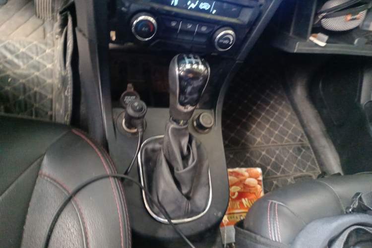 Used Dongfeng Fengon 370 2016 1.5L Manual Luxury Model 5 Seats