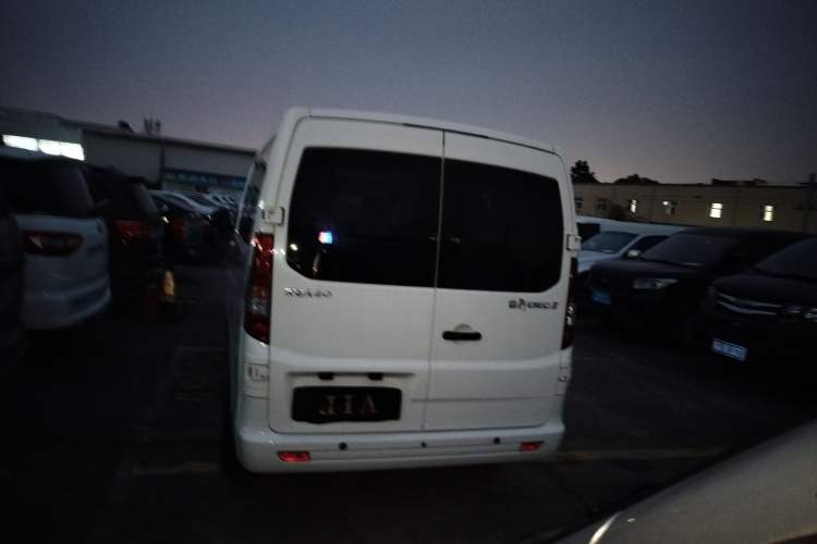 Used Chana Ruixing EM60 2025 Passenger Version Comfort Edition 6 Seats 300 km Range Side-Hinged Doors
