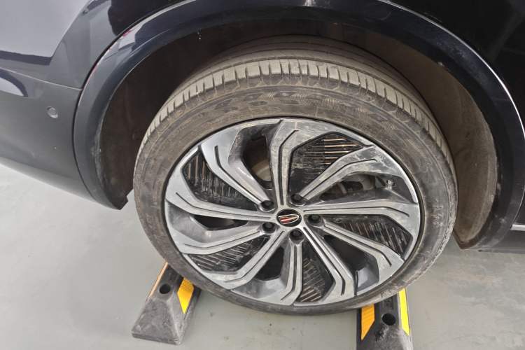 Used Hongqi E-HS9 2022 660 km Range Flagship Edition Four Seats
