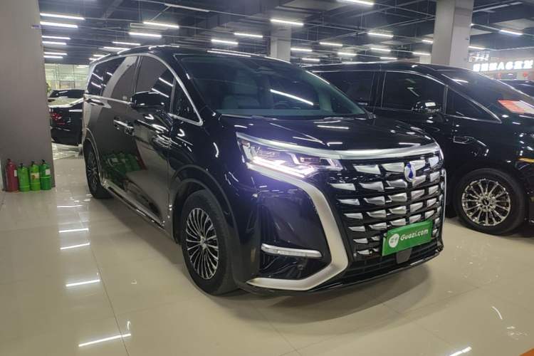 Used Denza D9 2022 DM-i 970 Four-Wheel Drive Prestige Model
