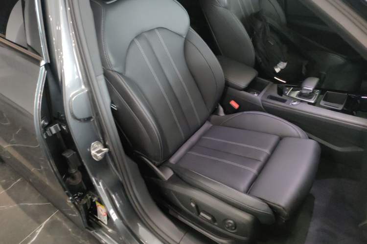 Used Audi A4L 2023 40 TFSI Luxury Dynamic Model Right Front Seat