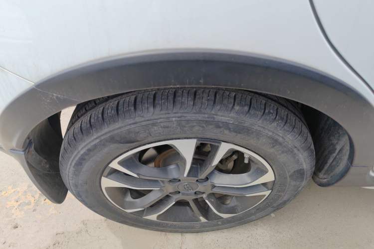 Used Geely Auto Vision X3 2019 Upgraded Model 1.5L CVT Elite Version Right Rear Wheel Hub