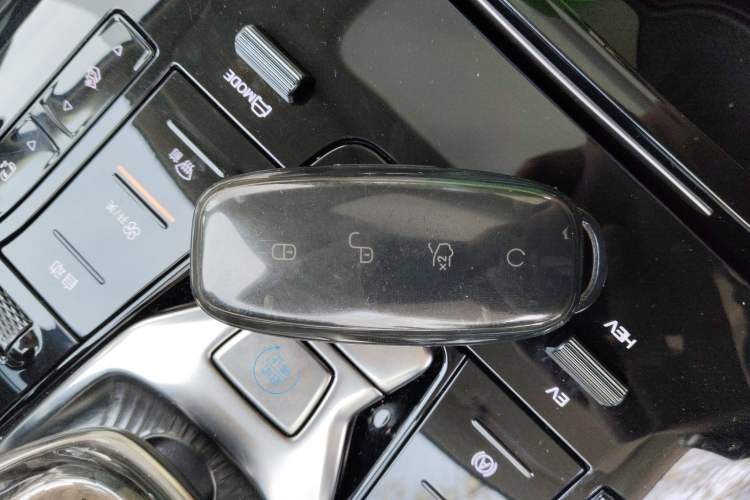 Used Denza D9 2024 DM-i 980 Four-Wheel Drive Flagship Model Interior 1