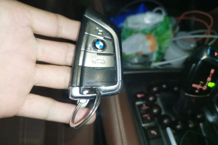 Used BMW X6 2017 xDrive28i Vehicle Key