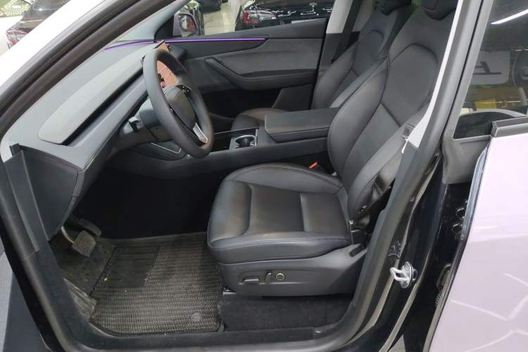 Used Tesla Model Y 2025 Rear-Wheel-Drive Version