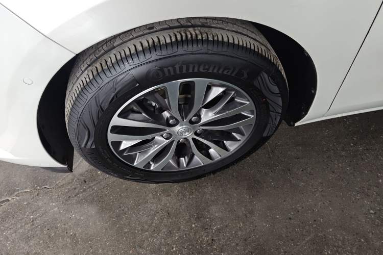 Used Buick GL8 2022 ES Landtrek 653T Luxury Edition
