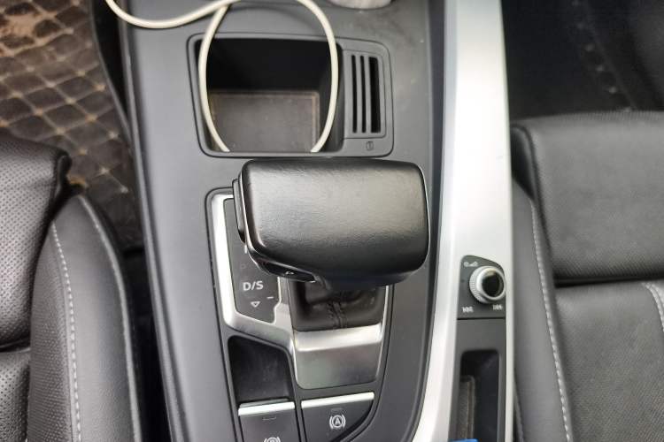 Used Audi A4L 2020 40 TFSI Luxury Dynamic Model