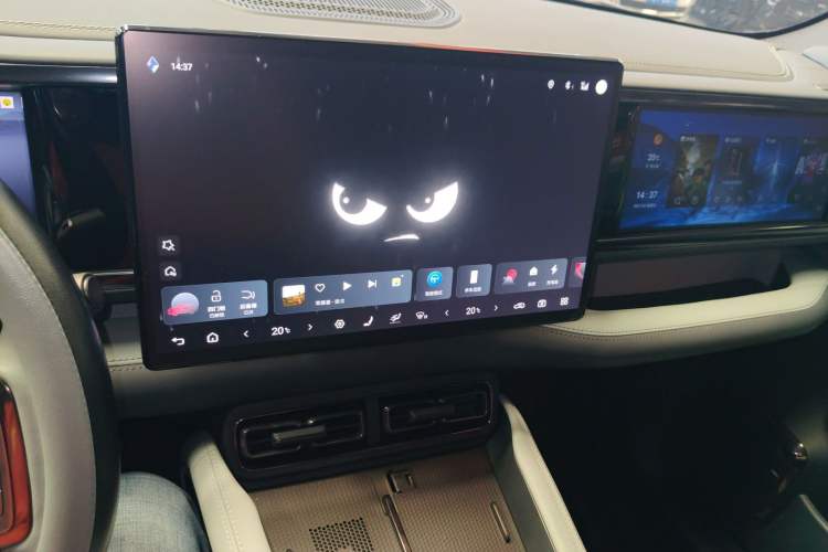 Used Formula Leopard 5 2023 Navigator Edition Audio And AC Panel