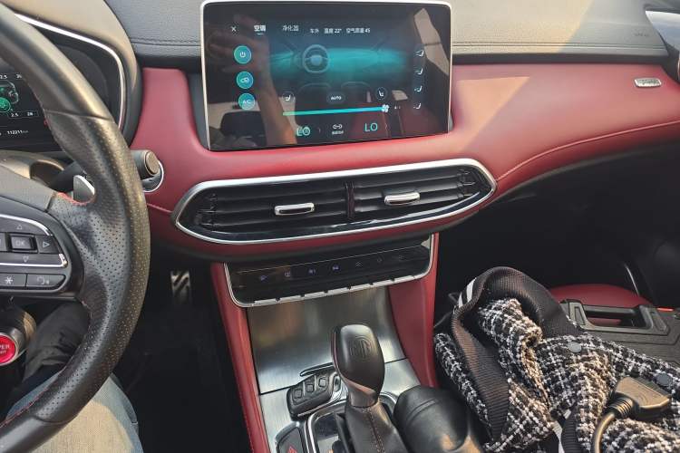 Used MG HS 2018 30T Automatic All-Wheel Drive Trophy Hormone-Infused Version China V Standard Audio And AC Panel