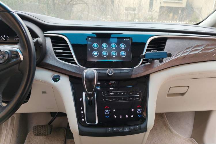 Used Buick GL8 2018 28T Avenir Avia China VI Standard