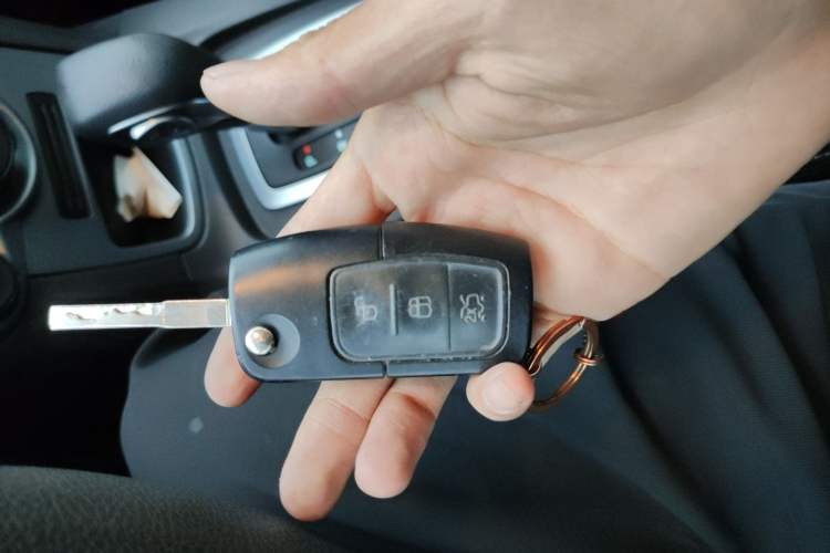 Used Ford Fiesta 2013 Hatchback 1.5L Automatic Fashion Edition Vehicle Key