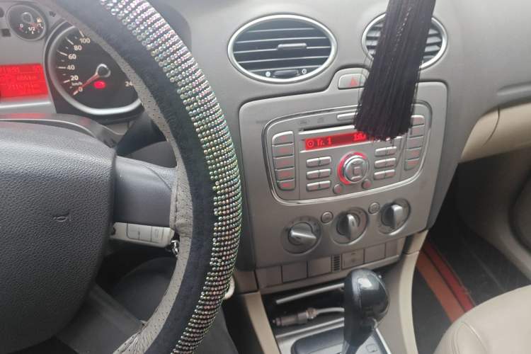 Used Ford Focus 2011 Hatchback 1.8L Automatic Fashion Edition
