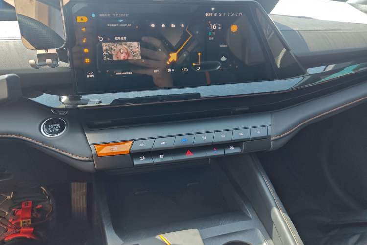 Used CHANGAN UNI-V 2024 1.5T Prestige Edition