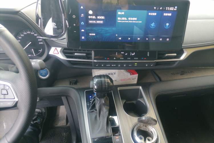 Used Toyota SIENNA 2023 2.5L Hybrid Deluxe Edition Audio And AC Panel