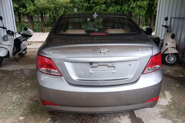 Used Hyundai Verna (older generation) 2014 1.4L Automatic Smart GLS Exterior 4