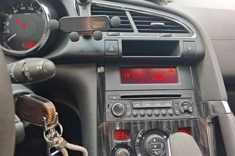 Used Peugeot 3008 2013 1.6THP Automatic Trend Edition Audio And AC Panel