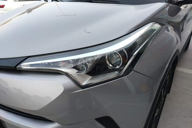 Used Toyota IZOA 2018 2.0L Yichi Edition China V Standard