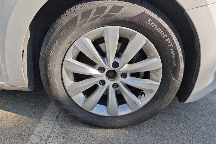 Used Volkswagen Beetle 2013 1.4TSI Fashion Edition Right Front Wheel Hub