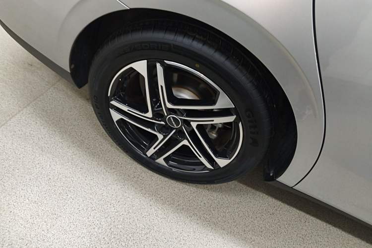 Used Roewe D7 2023 DMH 125km Excellence Edition
