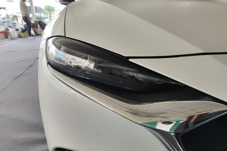 Used Mazda CX-4 2020 2.0L Automatic Two-Wheel Drive Blue Sky Dynamic Edition Right Front Headlight