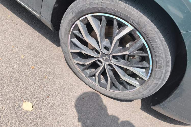 Used XPeng P5 2024 500 Pro Edition Right Front Wheel Hub