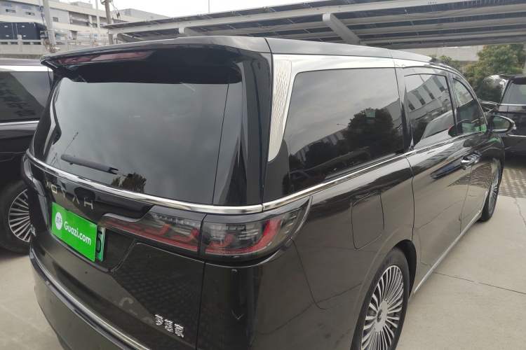Used VOYAH Dream 2025 PHEV Four-Wheel-Drive Flagship Kunpeng Edition Rear Right 45 Deg